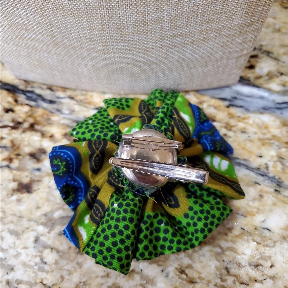 Brooch - Picture 2 of 2